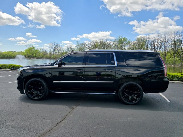 Used 2018 Cadillac Escalade ESV Premium Luxury AWD/4WD image 10