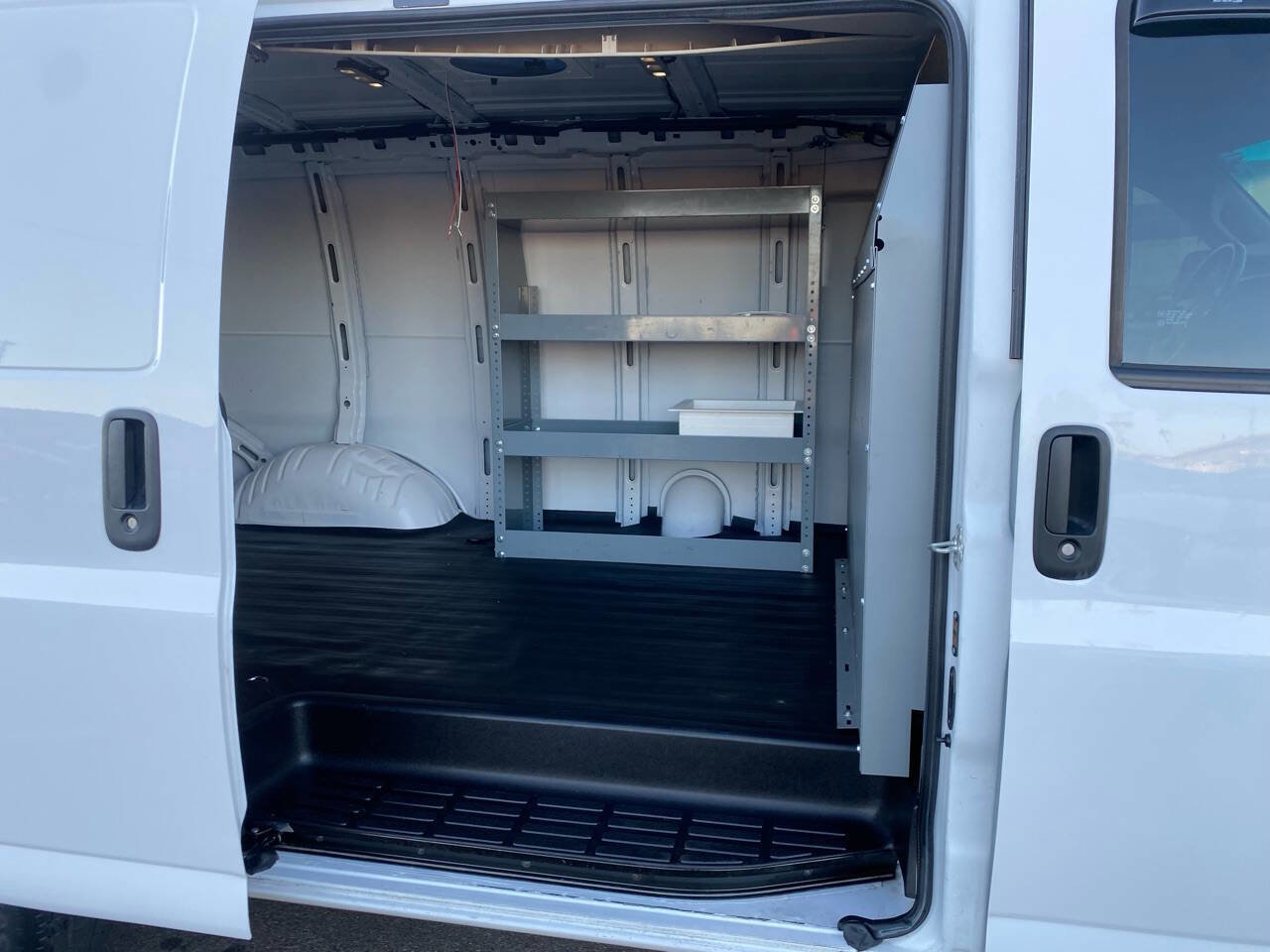 Used 2019 Chevrolet Express 2500 w/ Driver Convenience Package image 15