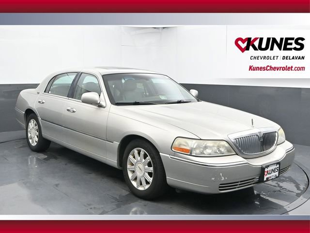 Used 2007 Lincoln Town Car Signature Limited