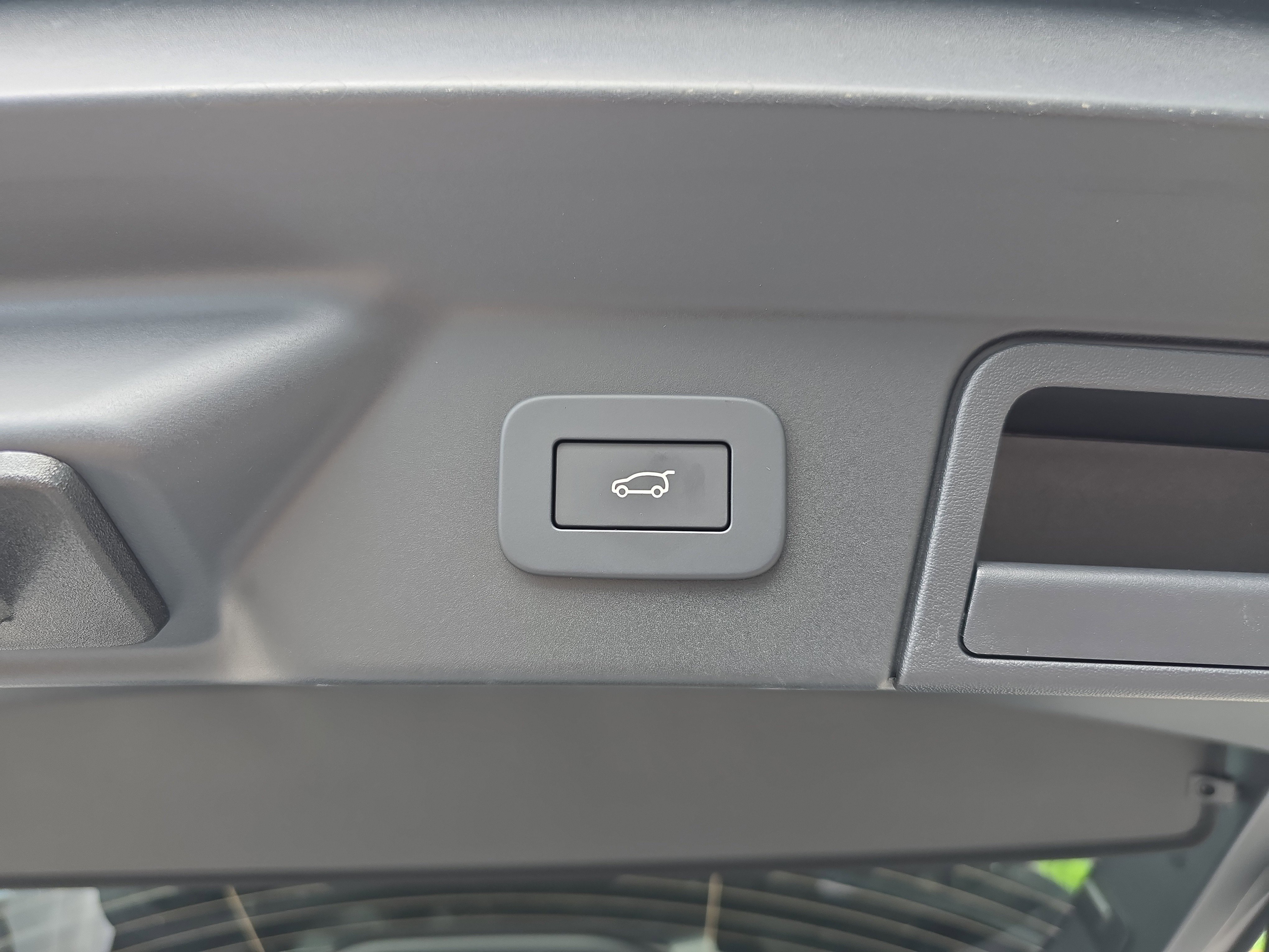 Certified 2026 Land Rover Range Rover Velar S AWD/4WD image 8