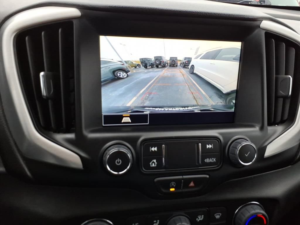 Used 2024 GMC Terrain SLT image 20