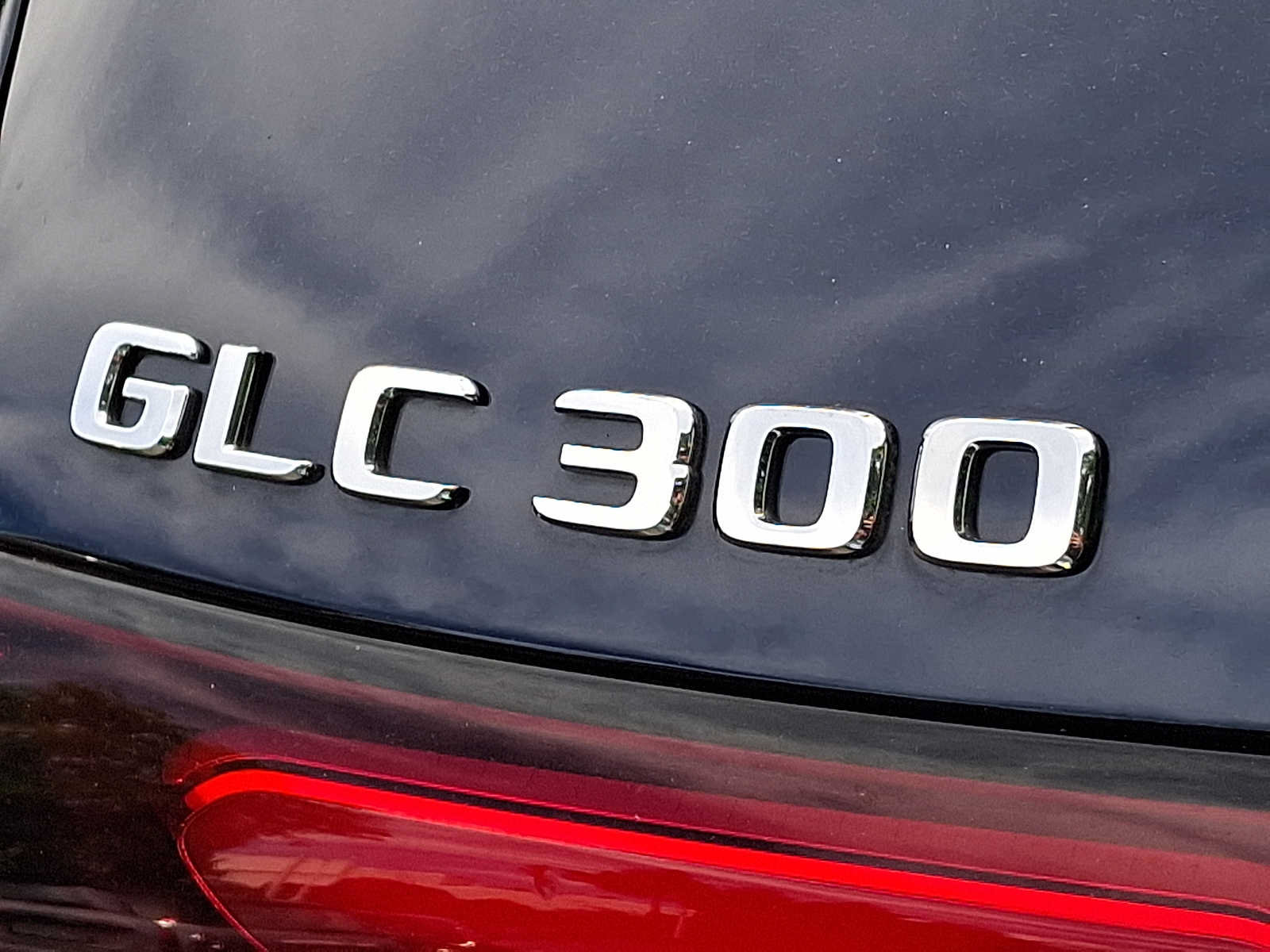 Used 2024 Mercedes-Benz GLC 300 4MATIC image 29