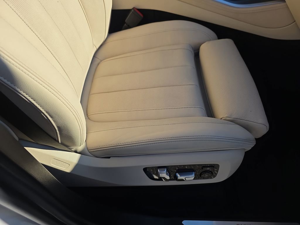 Certified 2022 BMW X5 xDrive40i image 12