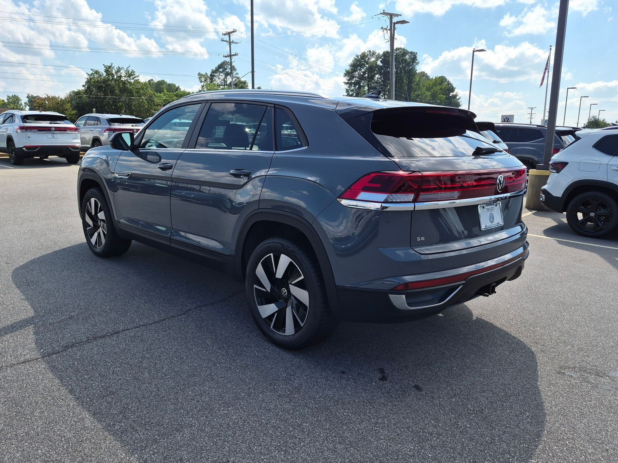 New 2026 Volkswagen Atlas Cross Sport SE FWD image 5