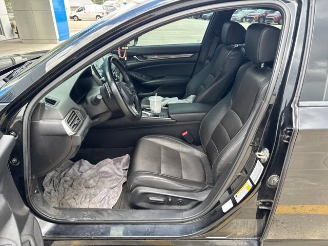 Used 2019 Honda Accord Sport image 2