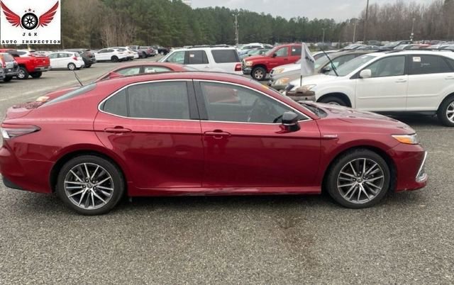 Used 2021 Toyota Camry XLE image 13