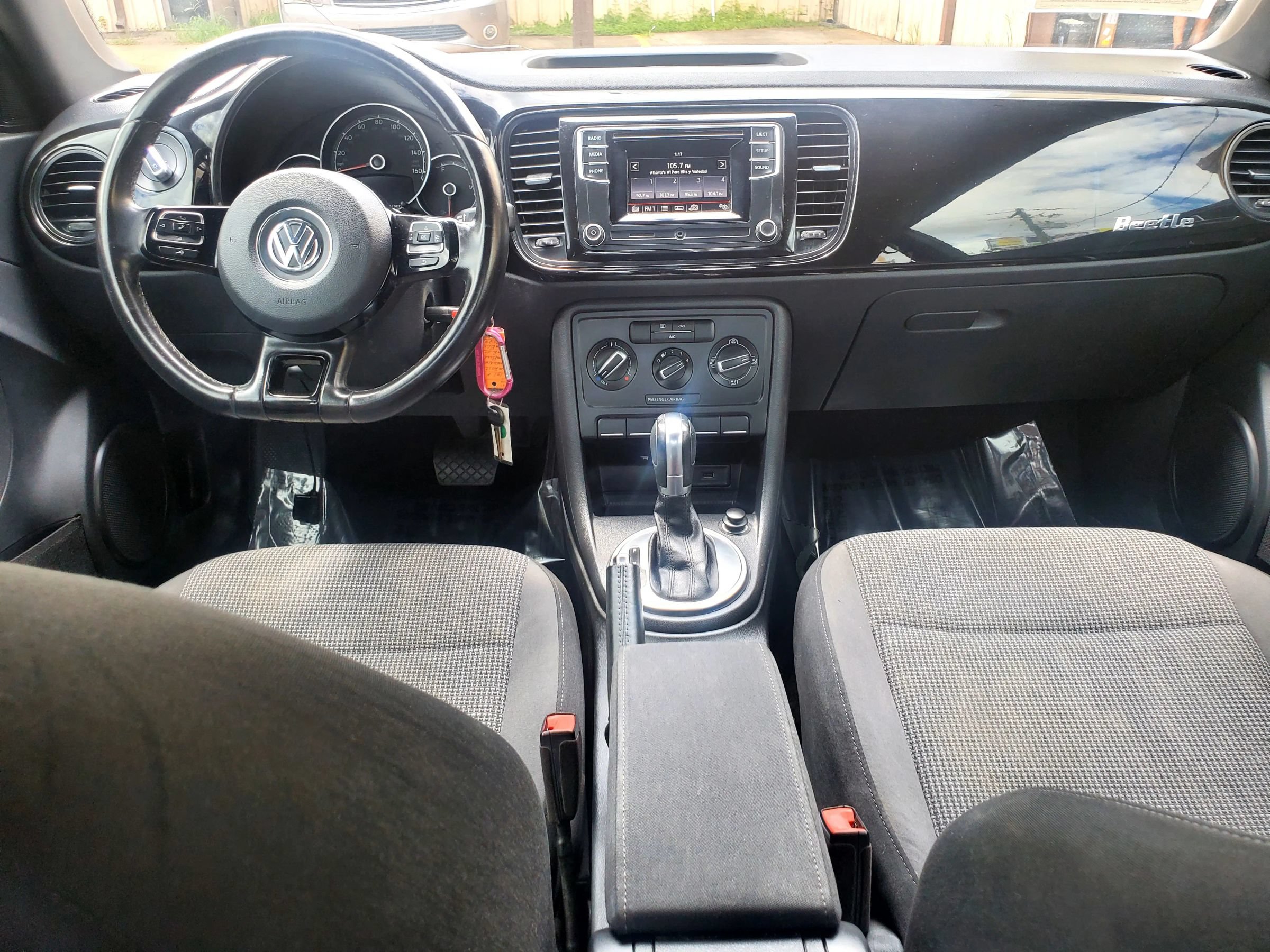 Used 2019 Volkswagen Beetle 2.0T S FWD image 2