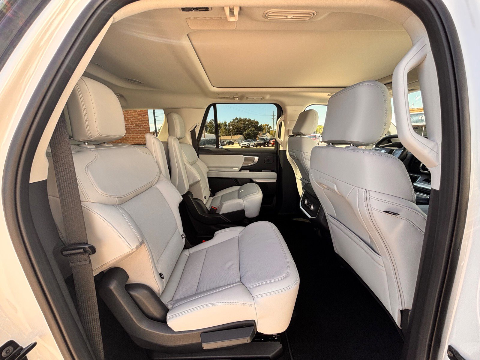 New 2025 Ford Expedition Max Platinum image 33