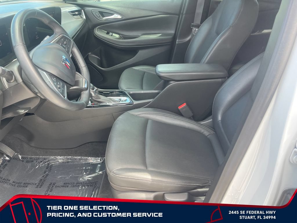 Used 2024 Buick Encore GX Sport Touring w/ Advanced Technology Package FWD image 8