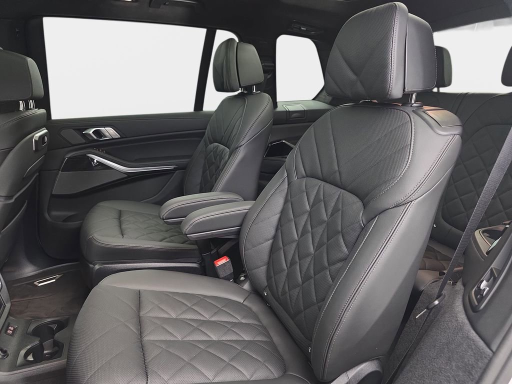New 2026 BMW X7 xDrive40i w/ M Sport Package AWD/4WD image 15