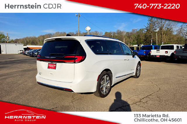 New 2026 Chrysler Pacifica Pinnacle FWD image 29