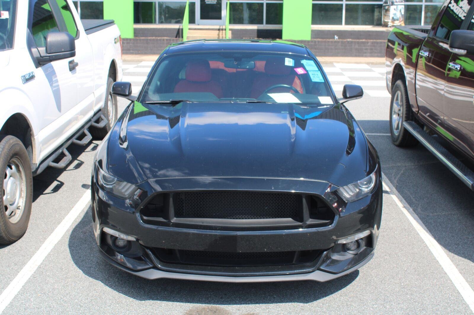 Used 2016 Ford Mustang Coupe w/ Equipment Group 051A RWD image 2
