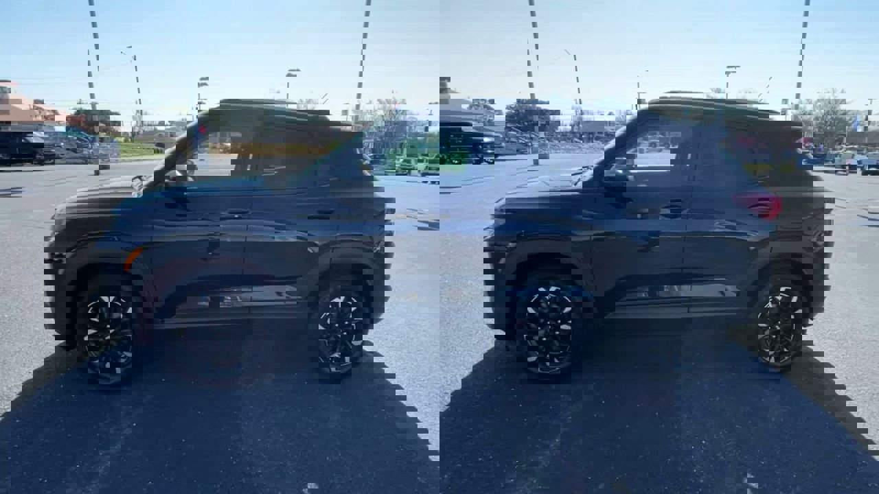 Used 2023 Chevrolet TrailBlazer LT w/ Convenience Package image 5