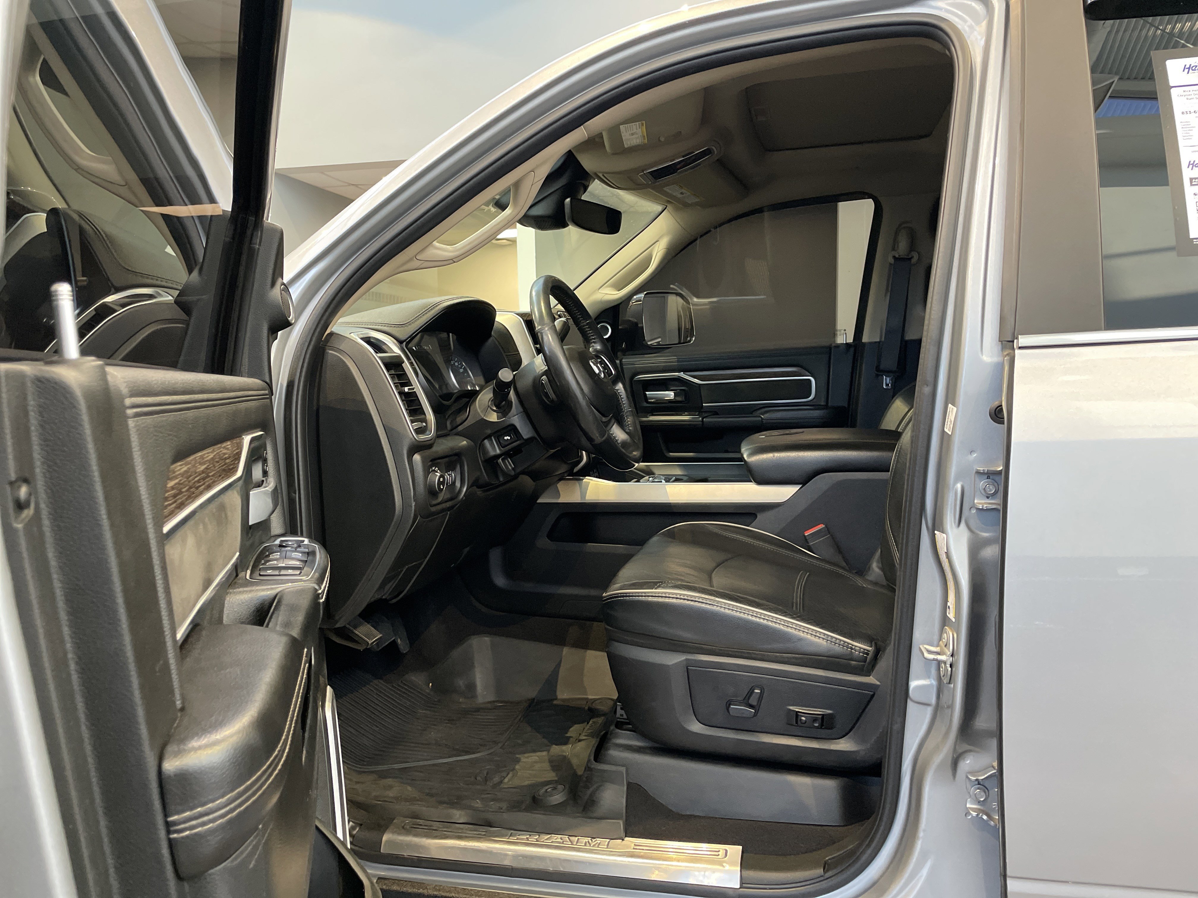 Used 2020 RAM 3500 Laramie image 16