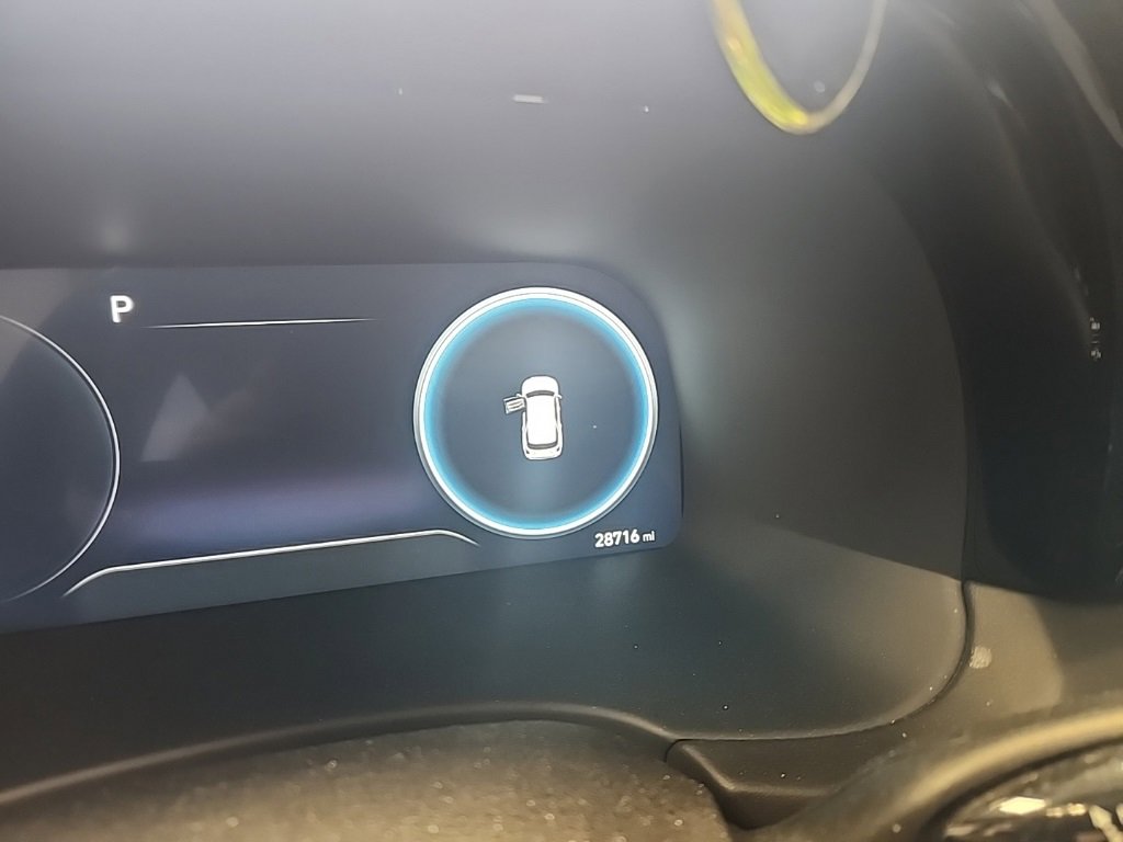 Used 2023 Hyundai Palisade Calligraphy image 2