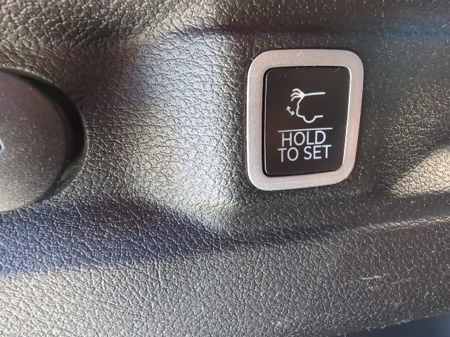 Used 2025 Jeep Grand Cherokee L Altitude AWD/4WD image 38