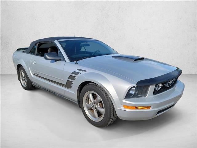 Used 2007 Ford Mustang Deluxe image 3