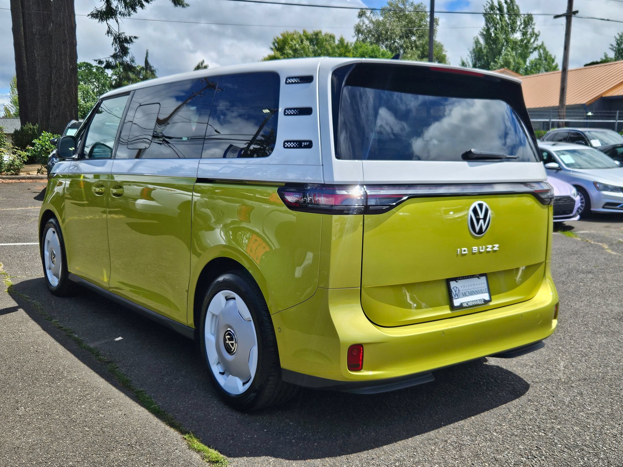 New 2025 Volkswagen ID. Buzz 1st Edition RWD image 3