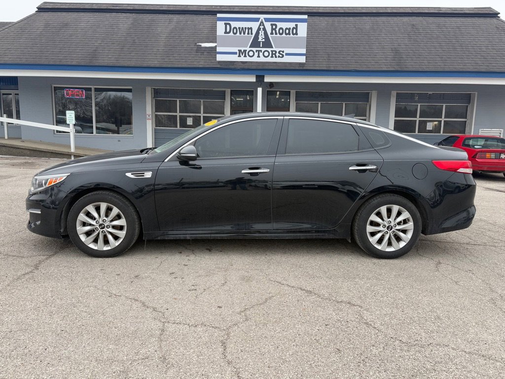 Used 2017 Kia Optima EX image 2