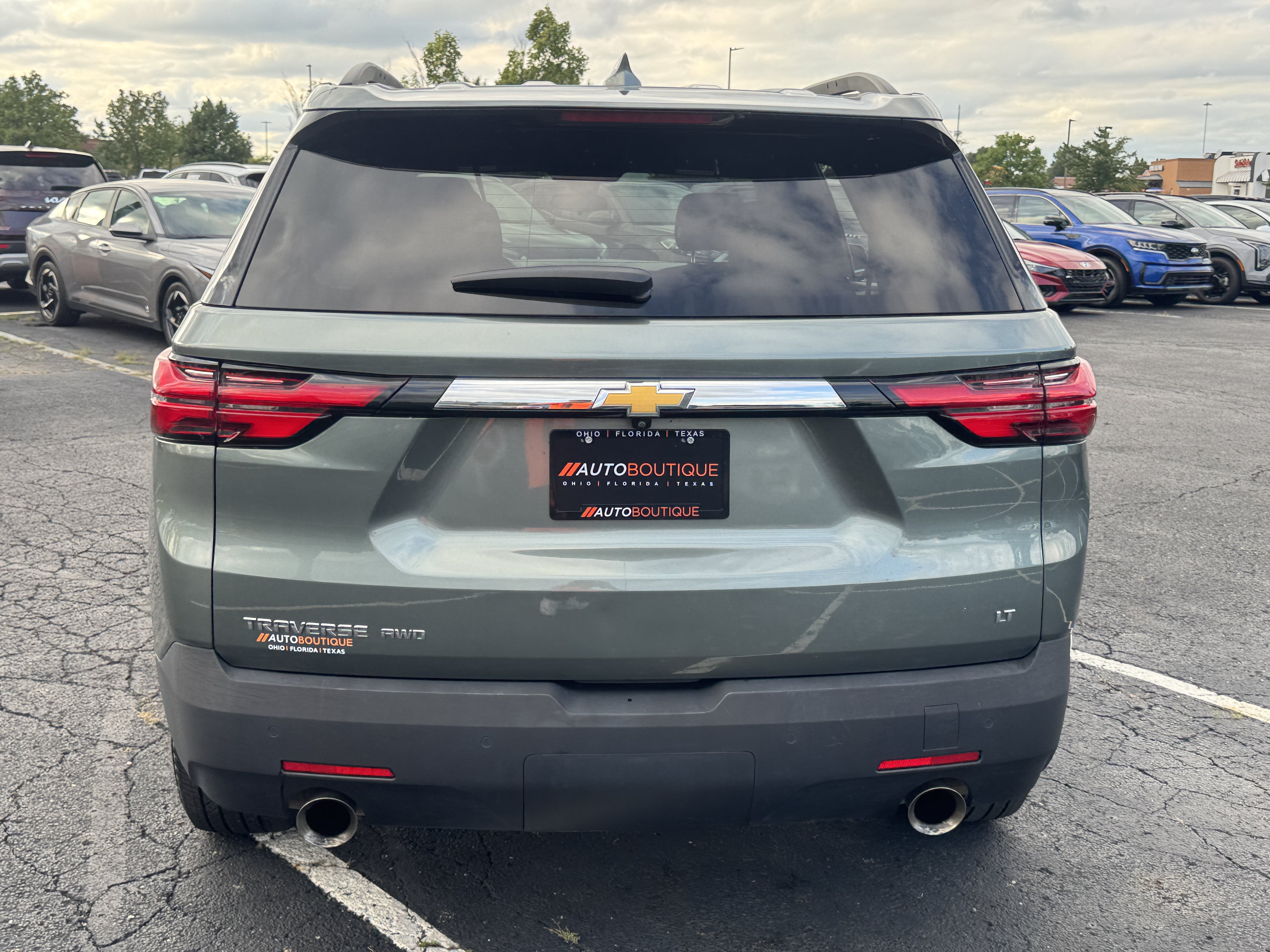 Used 2023 Chevrolet Traverse LT w/ LPO, Cargo Package AWD/4WD image 11