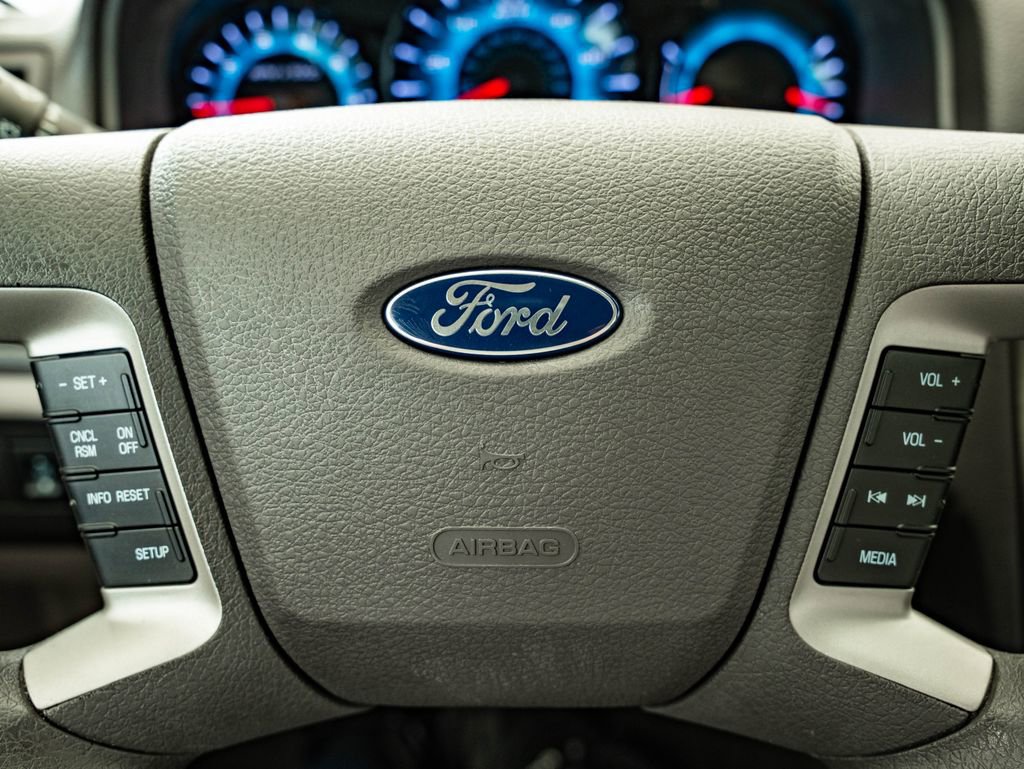 Used 2010 Ford Fusion SE FWD image 28