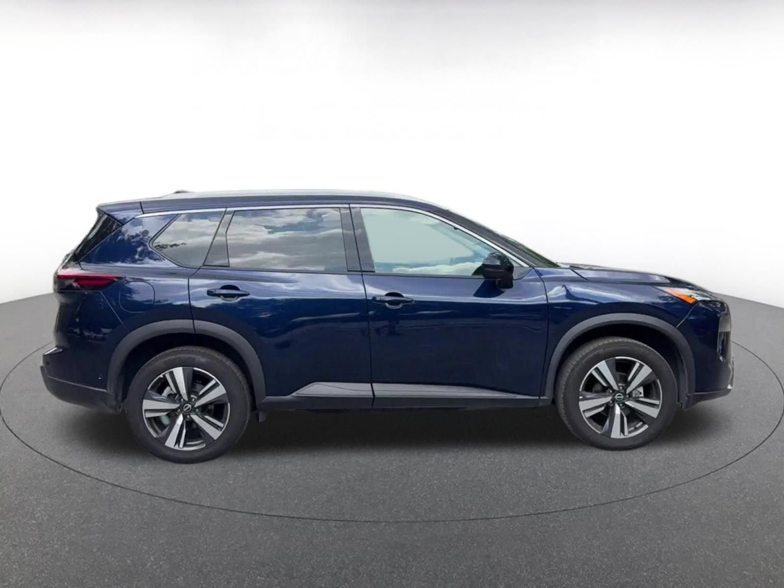 Used 2026 Nissan Rogue SL FWD image 16