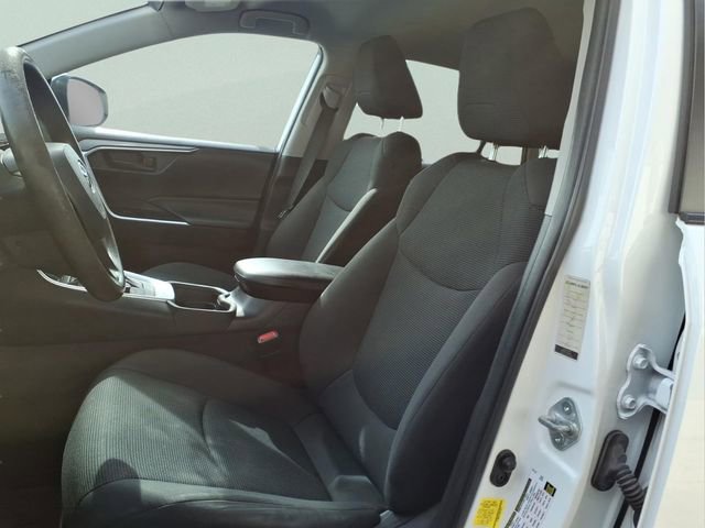 Used 2021 Toyota RAV4 LE image 12