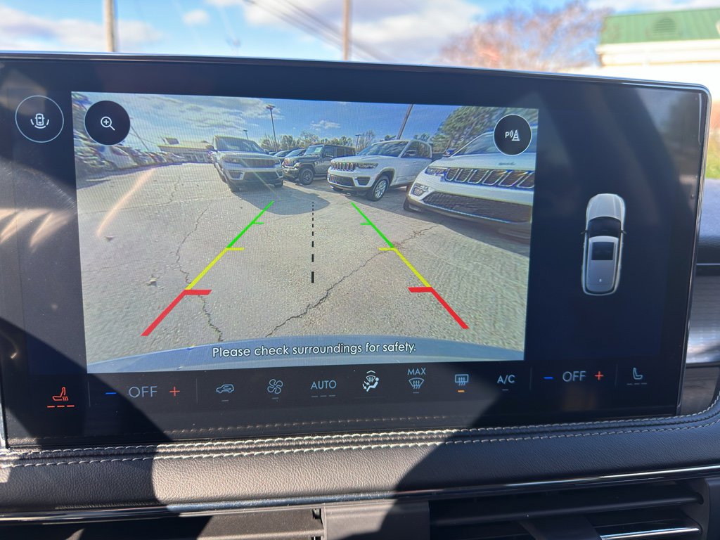 Used 2025 Lincoln Corsair Premiere image 15