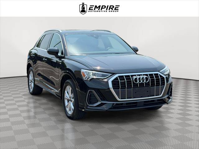 Used 2023 Audi Q3 2.0T Premium w/ Convenience Package AWD/4WD video 1