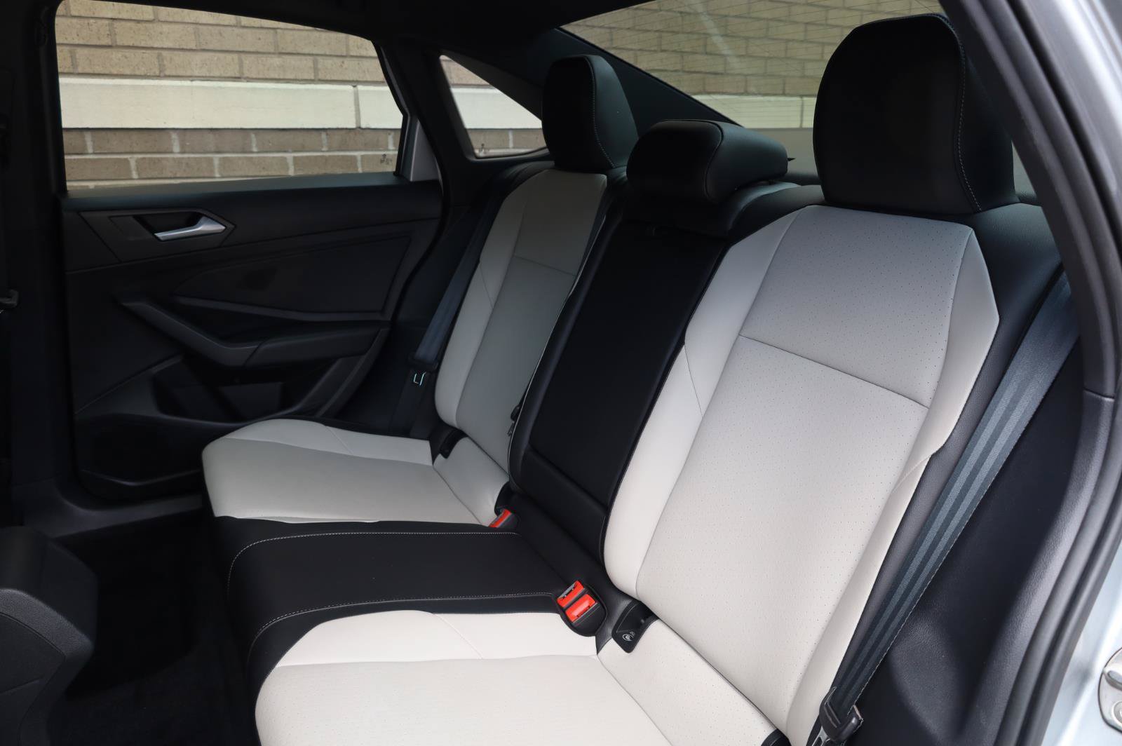 Used 2020 Volkswagen Jetta R-Line FWD image 23