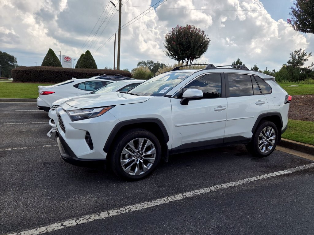 Used 2025 Toyota RAV4 XLE Premium FWD image 3