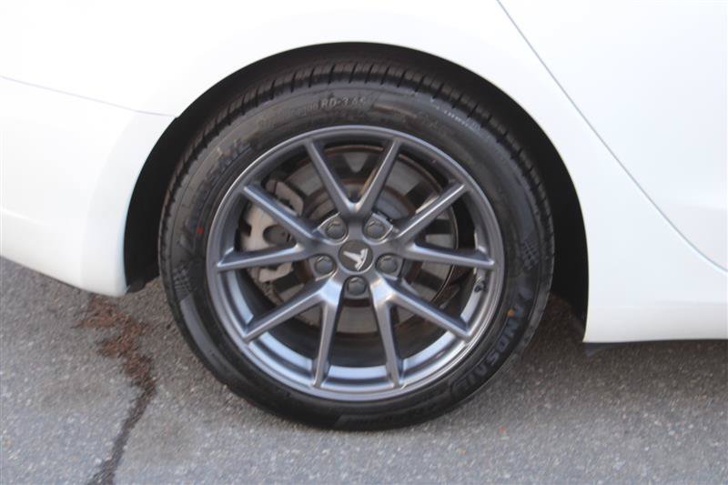 Used 2023 Tesla Model 3 Standard Range RWD image 9