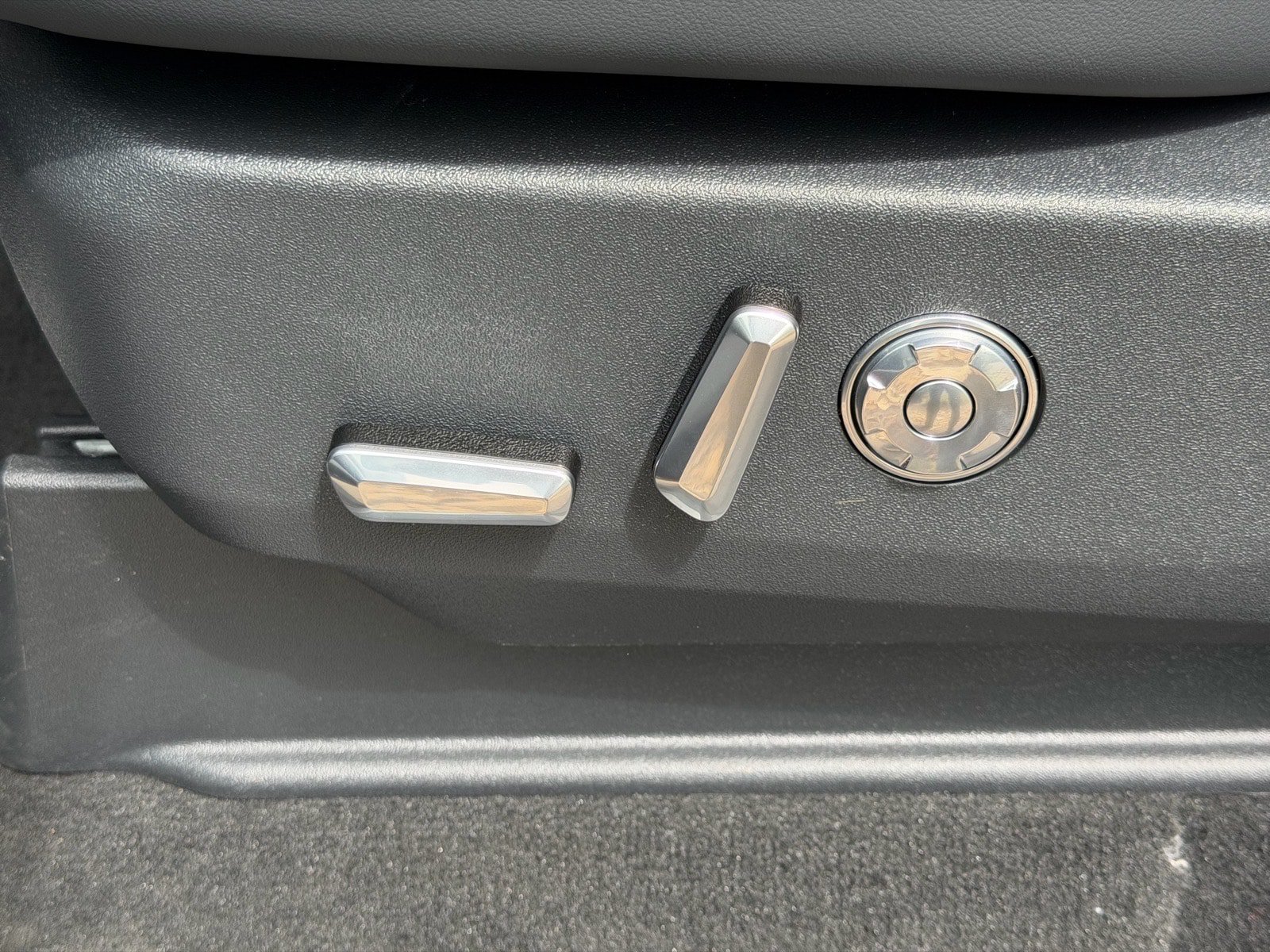 New 2026 Lincoln Navigator Reserve AWD/4WD image 28