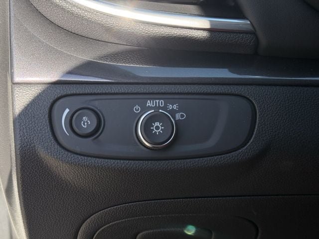 Used 2022 Buick Encore Preferred w/ Safety Package AWD/4WD image 21
