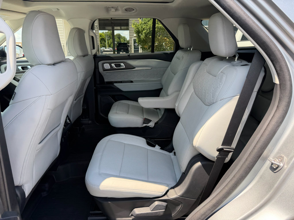 Used 2025 Ford Explorer Platinum w/ Ultimate Package AWD/4WD image 22