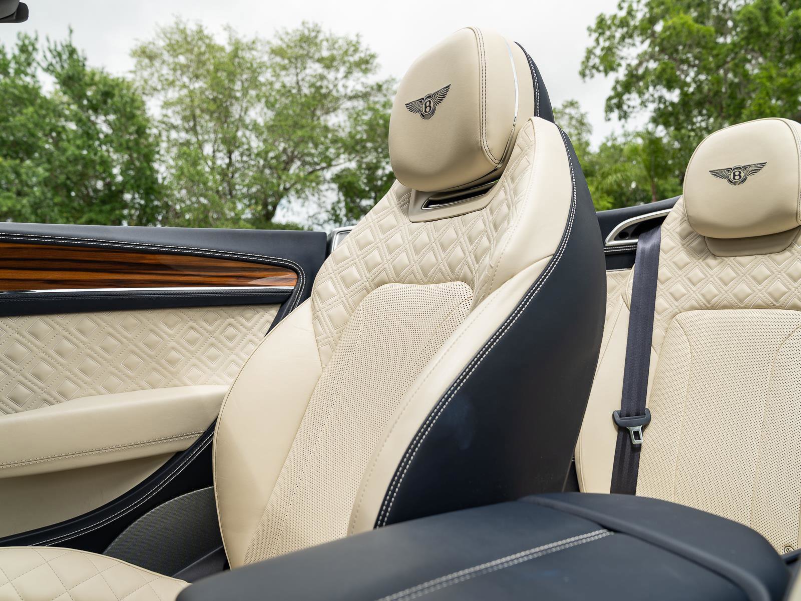 Used 2021 Bentley Continental GT V8 image 16