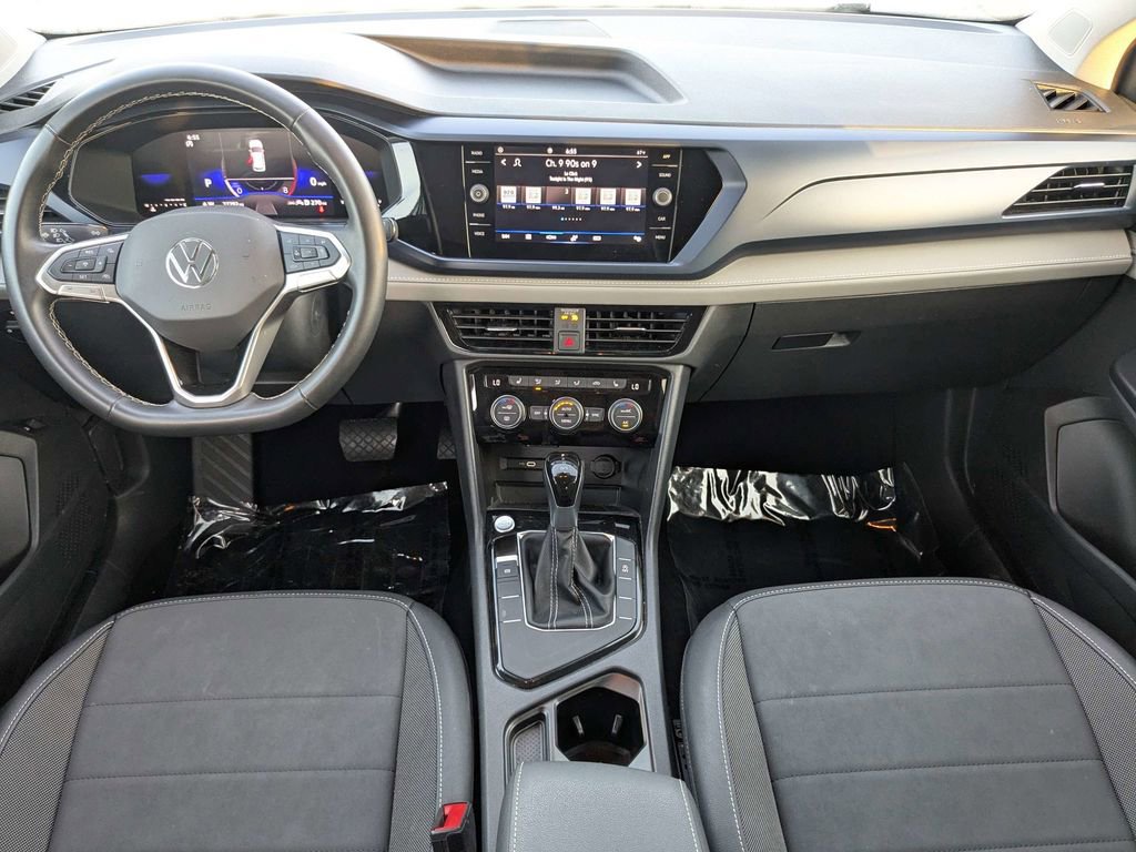 Used 2024 Volkswagen Taos SE image 15