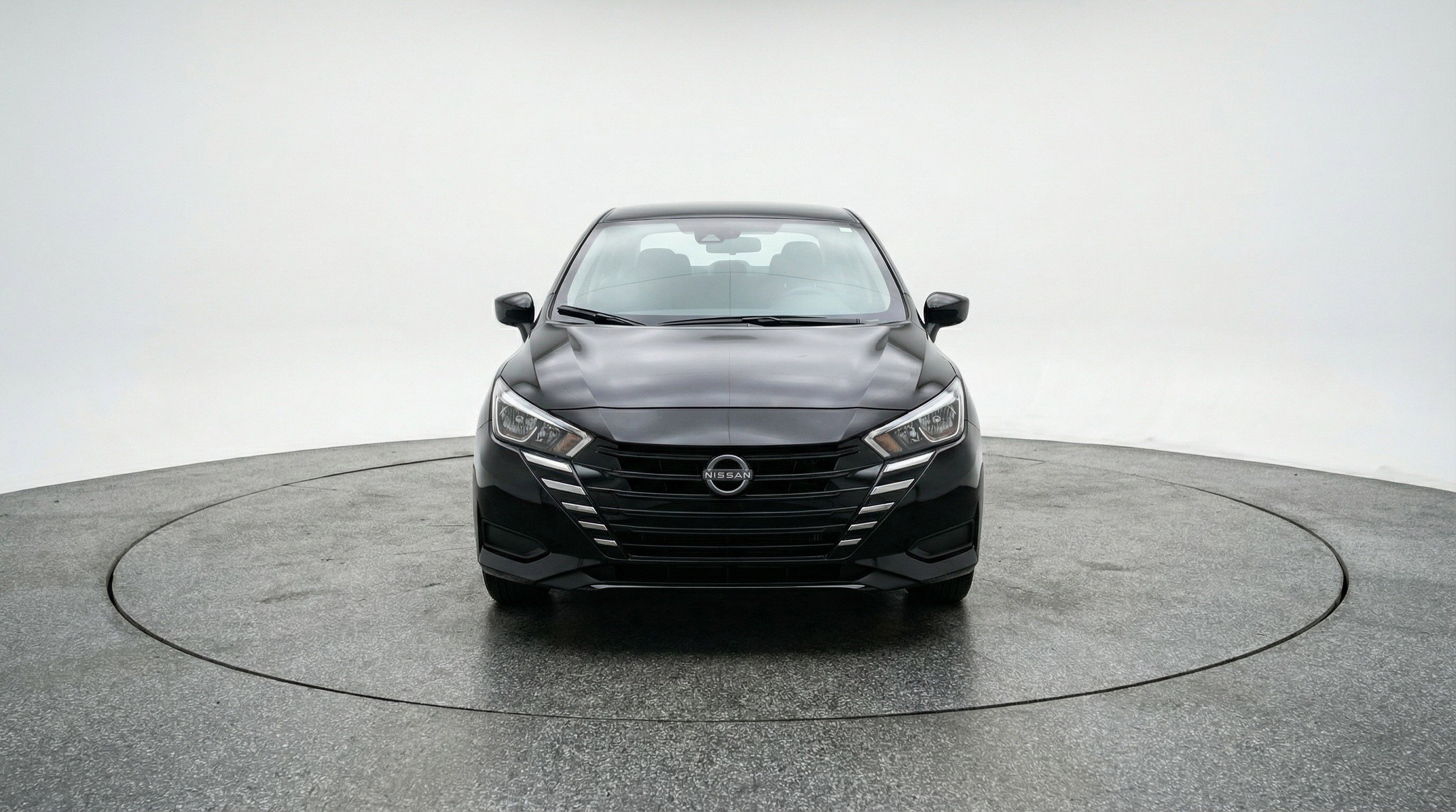 Used 2025 Nissan Versa SV image 2