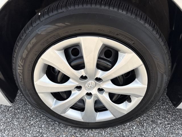 Used 2025 Toyota Corolla LE FWD image 38