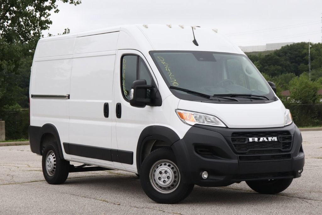 Used 2024 RAM ProMaster 1500 w/ Convenience Group FWD image 2