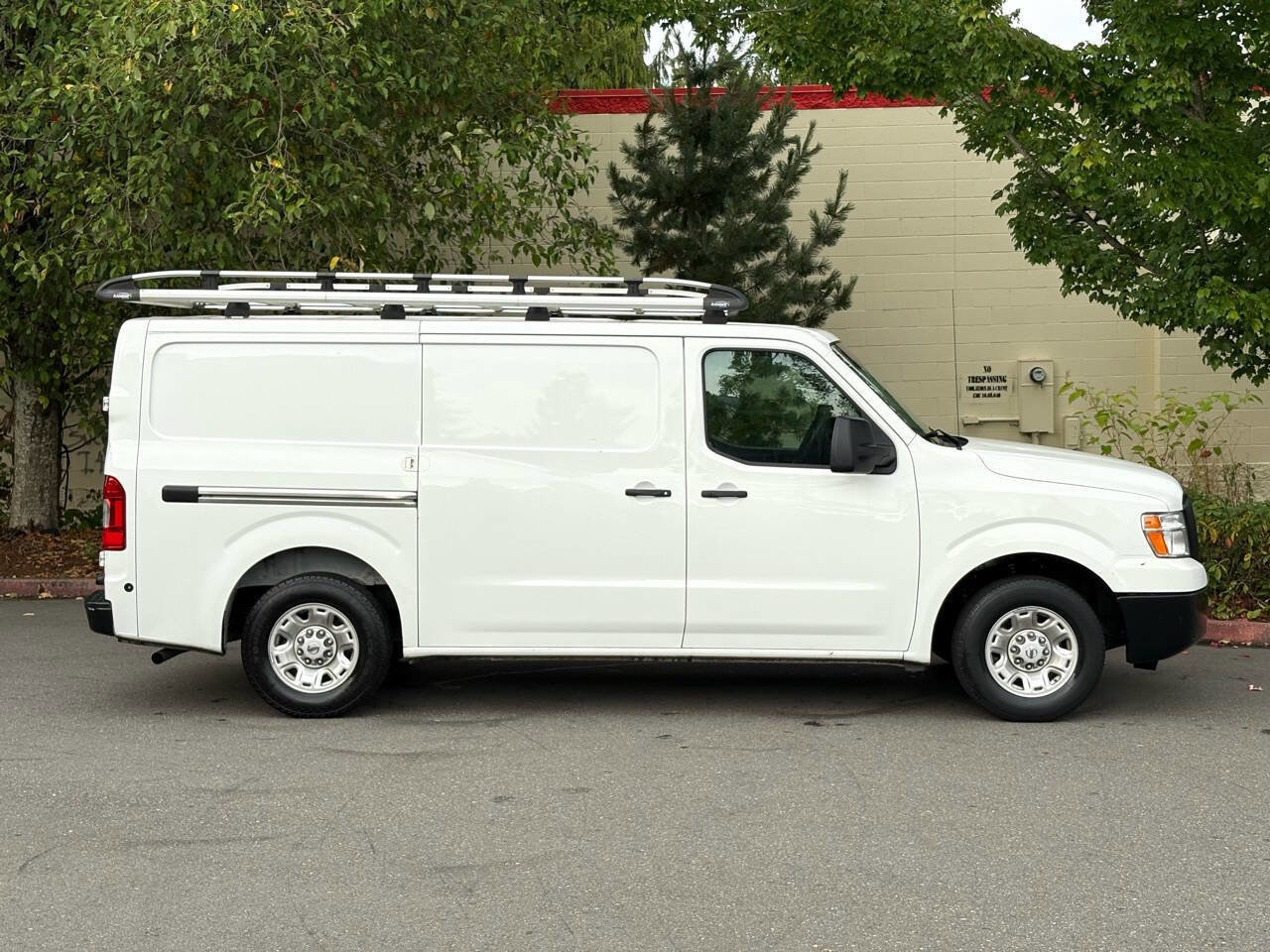 Used 2021 Nissan NV 2500 SV image 4