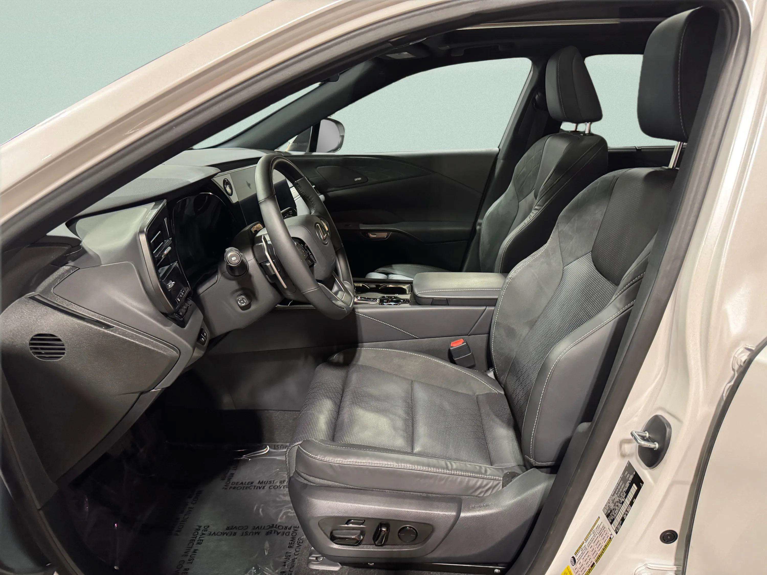 Certified 2023 Lexus RX 350 AWD w/ Accessory Package image 26