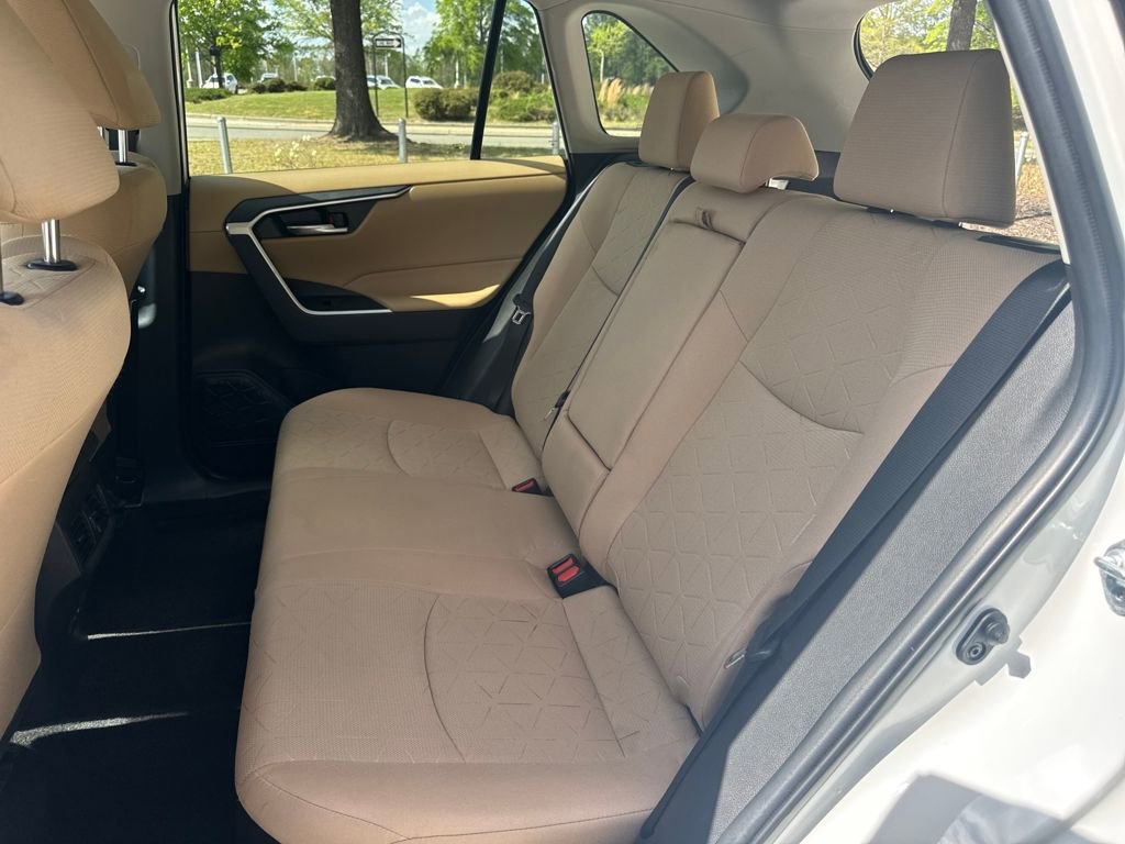 Used 2022 Toyota RAV4 XLE w/ Convenience Package image 30