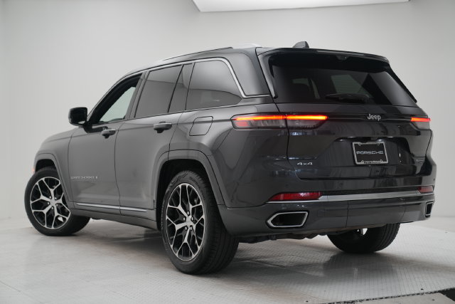 Used 2023 Jeep Grand Cherokee Summit AWD/4WD image 29