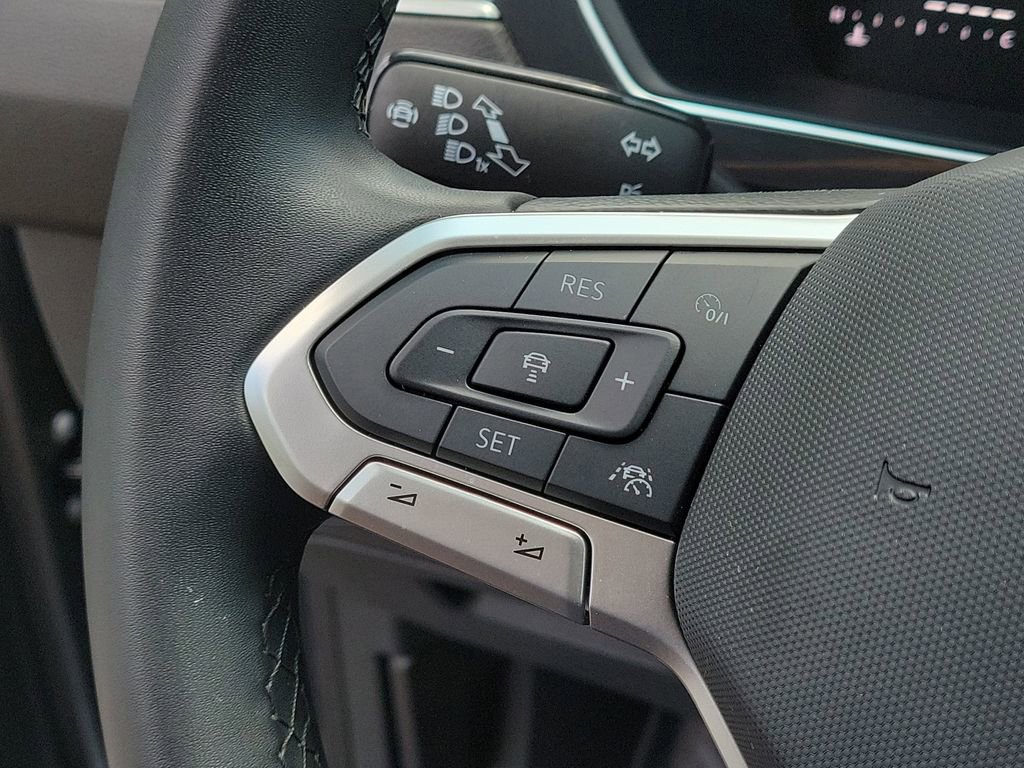 Used 2024 Volkswagen Tiguan Wolfsburg Edition image 30