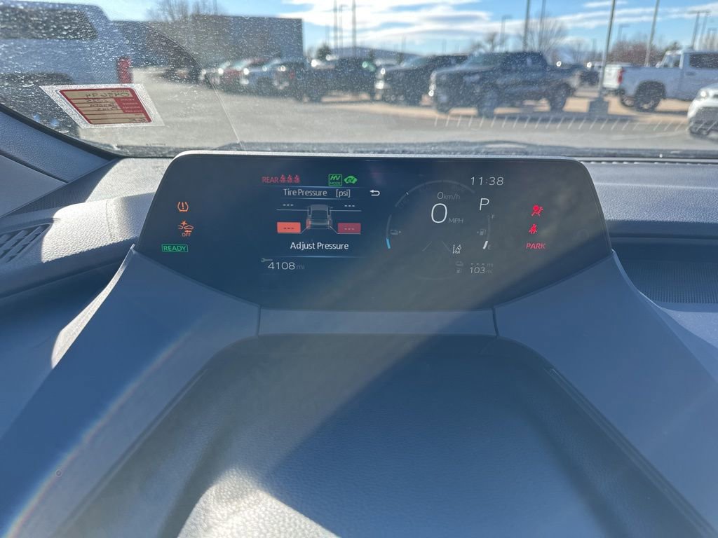 Used 2025 Toyota Prius Plug-In Hybrid image 2