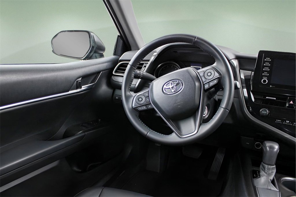 Used 2021 Toyota Camry SE image 16