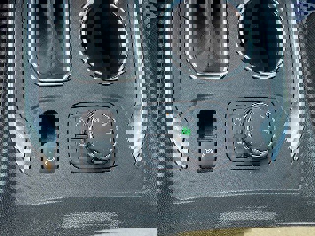 Certified 2022 Chevrolet Traverse LT image 34