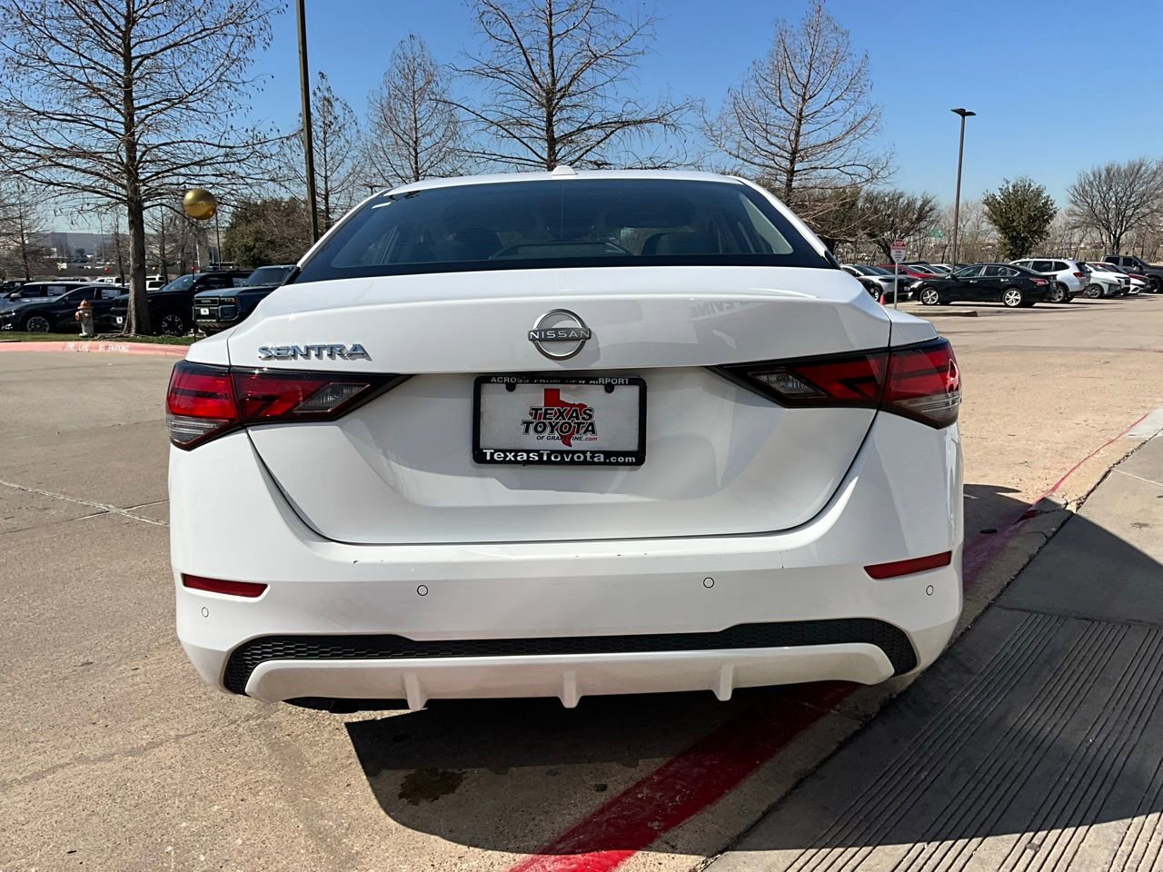 Used 2025 Nissan Sentra SV image 6