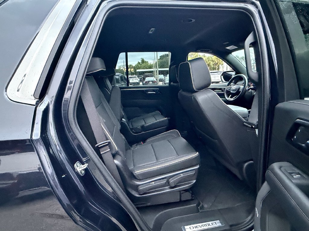 Used 2025 Chevrolet Tahoe Premier RWD image 17